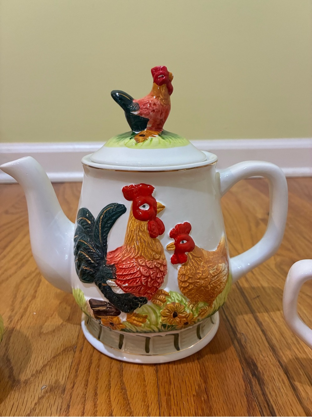 Rooster Ceramic Tea Set - Picture 4 of 11